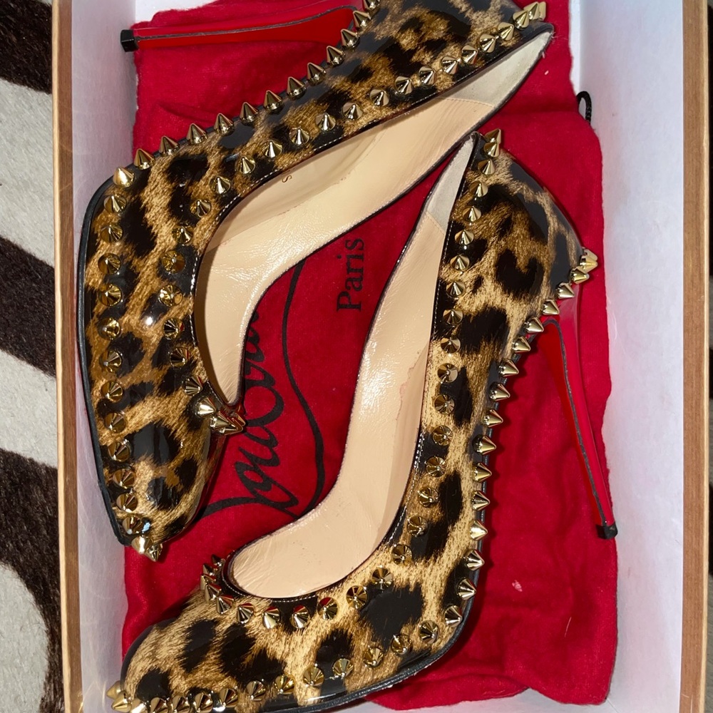 CHRISTIAN LOUBOUTIN
